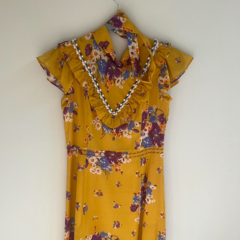 Coach Runway 1941 Daisy Bouquet Sleeveless Western Dress With Necktie